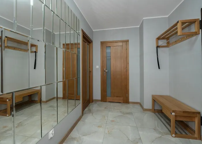 Luxury In The City-10-Ksiezymlyn&Galerialodzka